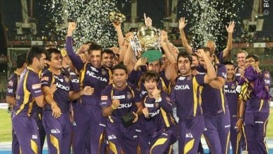 Kolkata Knight Riders celebrate with the trophy
